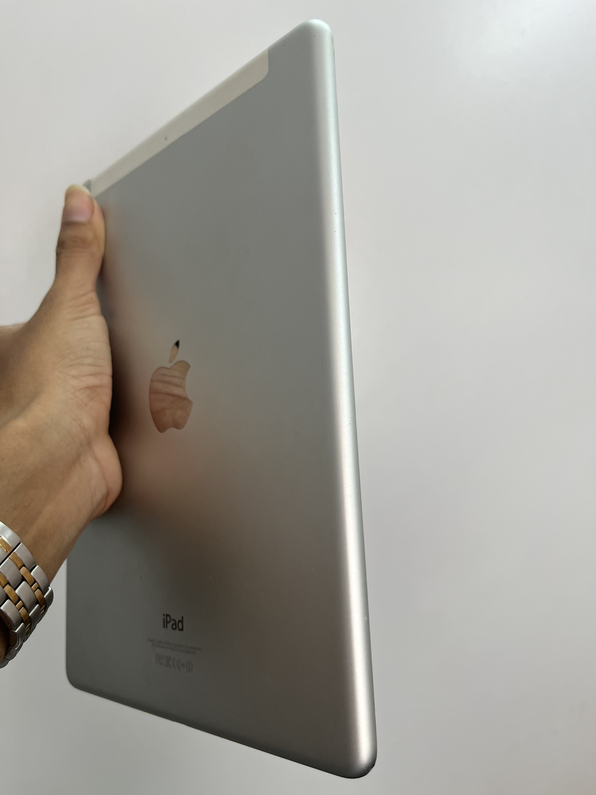 iPad Air 4G 32GB màu bạc