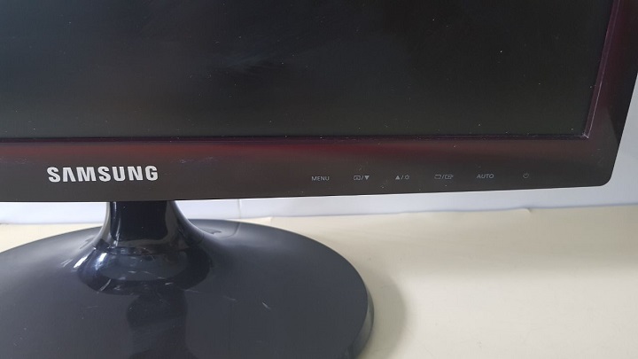 màn hình Samsung S19C300B 19 inch (18.5")